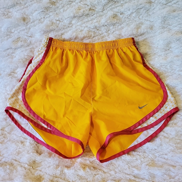 Nike running shorts - Picture 1 of 7